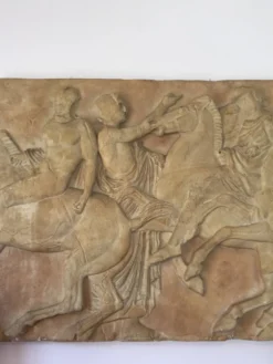 Bas relief en plattre