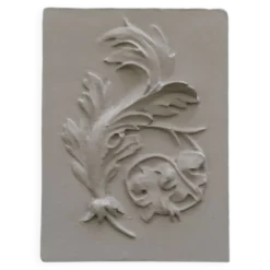 Bas-relief en plâtre feuille d’acanthe – style baroque / classique