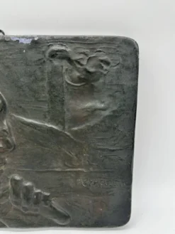 Bas-relief en plâtre 
