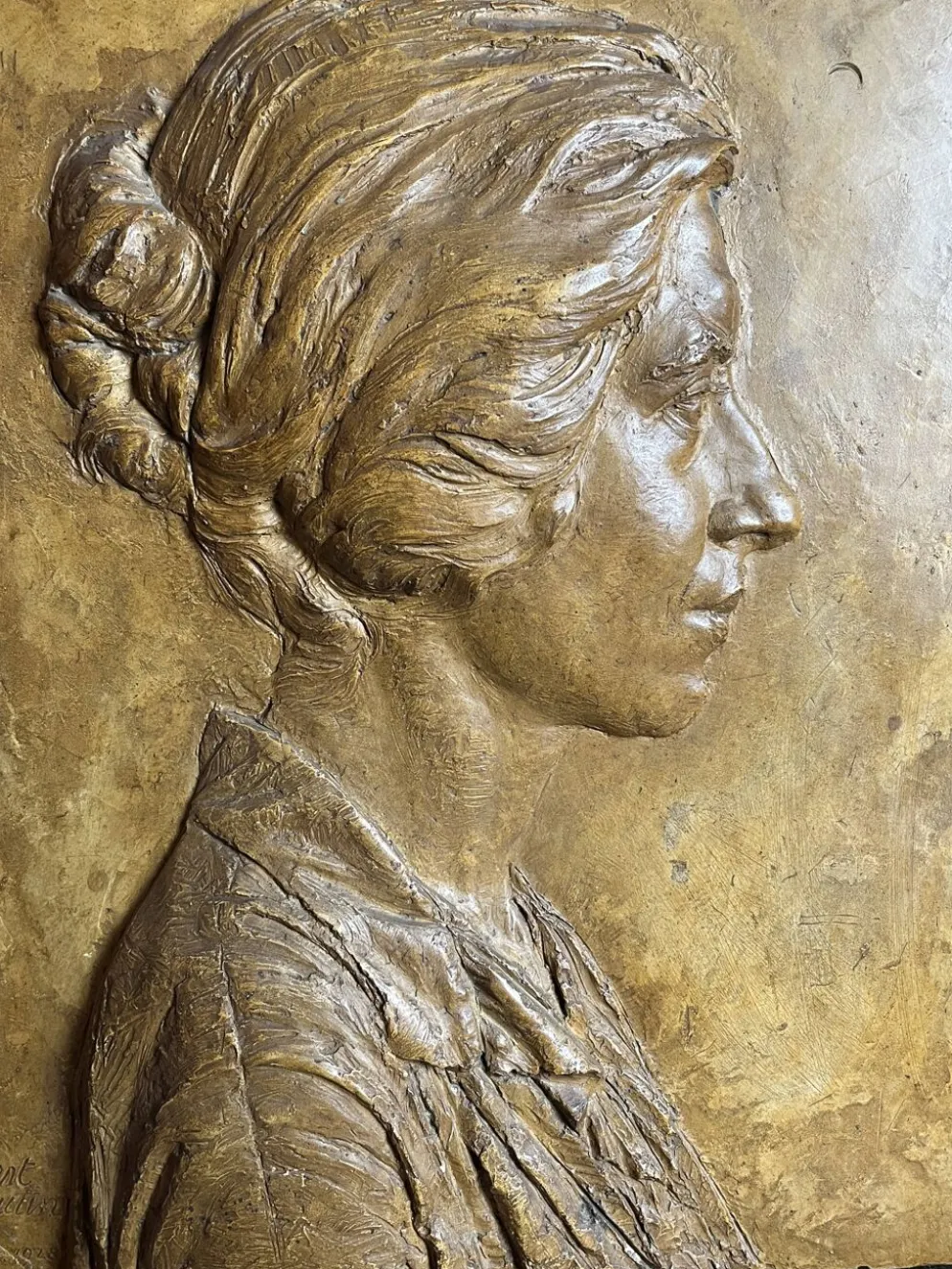 Bas-relief en plâtre patiné signé Robert Coutin début XXème