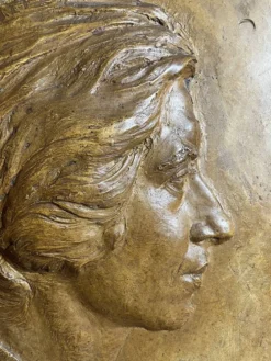 Bas-relief en plâtre patiné signé Robert Coutin début XXème