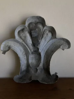 Bas relief feuille d'acanthe néo classique 19e