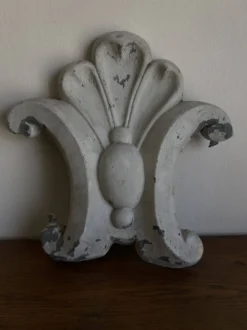 Bas relief feuille d'acanthe néo classique 19e