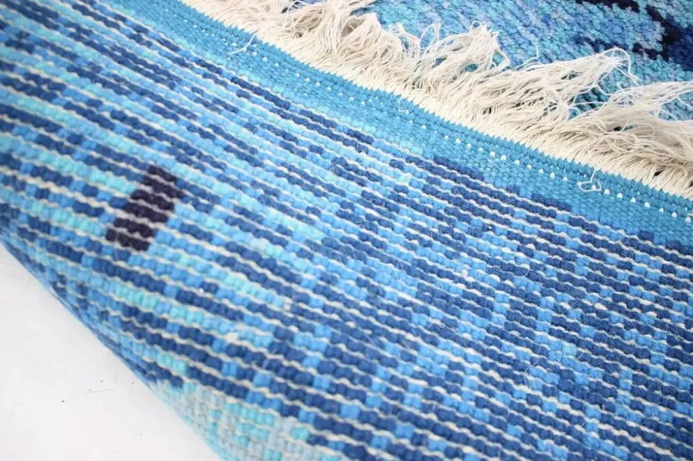 Beau tapis en laine au design abstrait fait main dans le style de Kybal, années 1960.