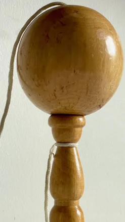 Bilboquet vintage en bois massif