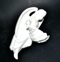Bénitier ange ancien en biscuit porcelaine de Sèvres signé MF