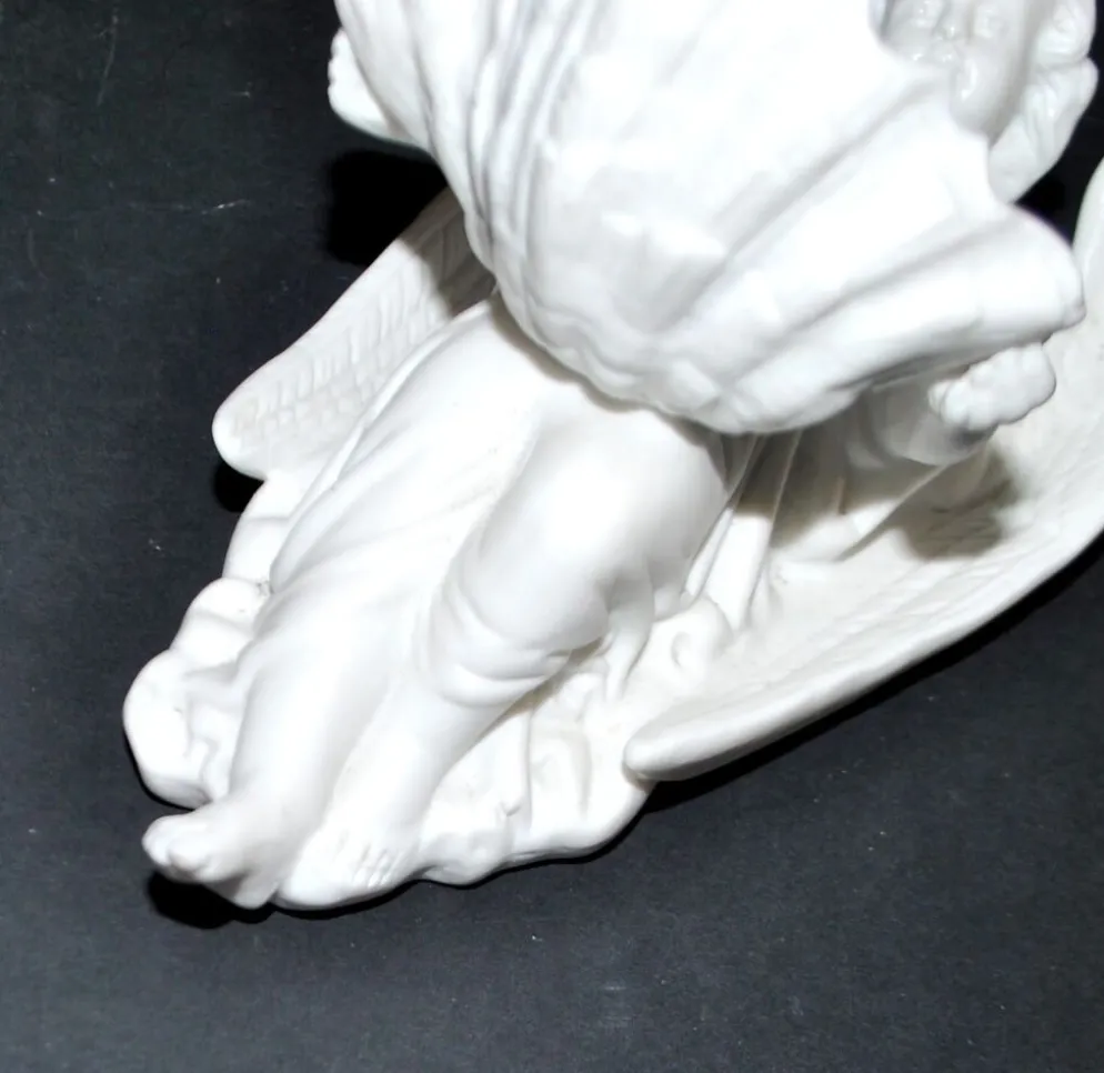 Bénitier ange ancien en biscuit porcelaine de Sèvres signé MF