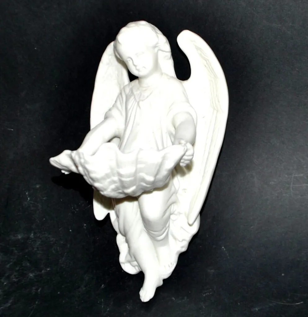 Bénitier ange ancien en biscuit porcelaine de Sèvres signé MF