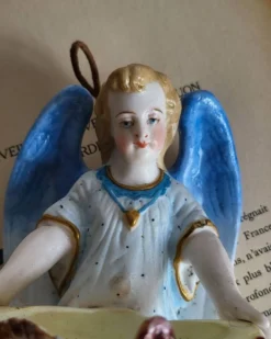 Bénitier en Biscuit Polychrome XIXème