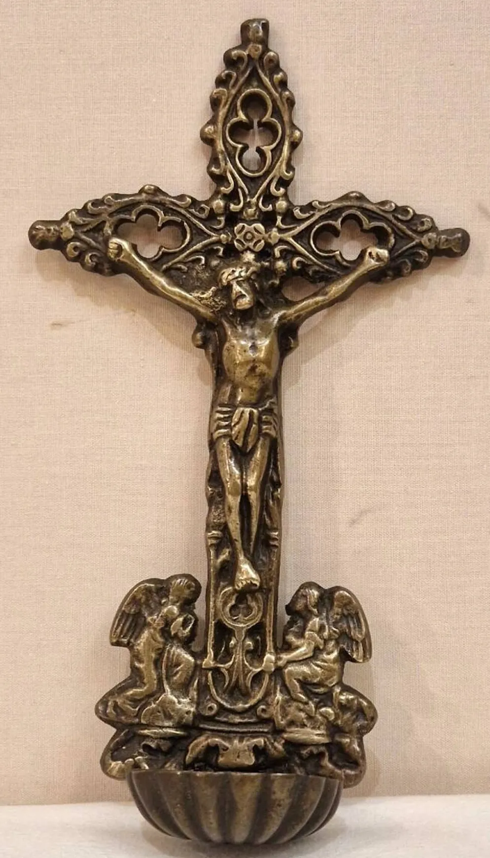 Bénitier en bronze d'époque fin XIXe