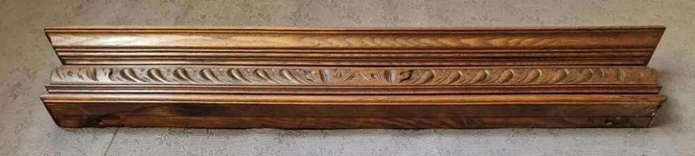Boiserie fronton relief sculpté ornementation XIXe