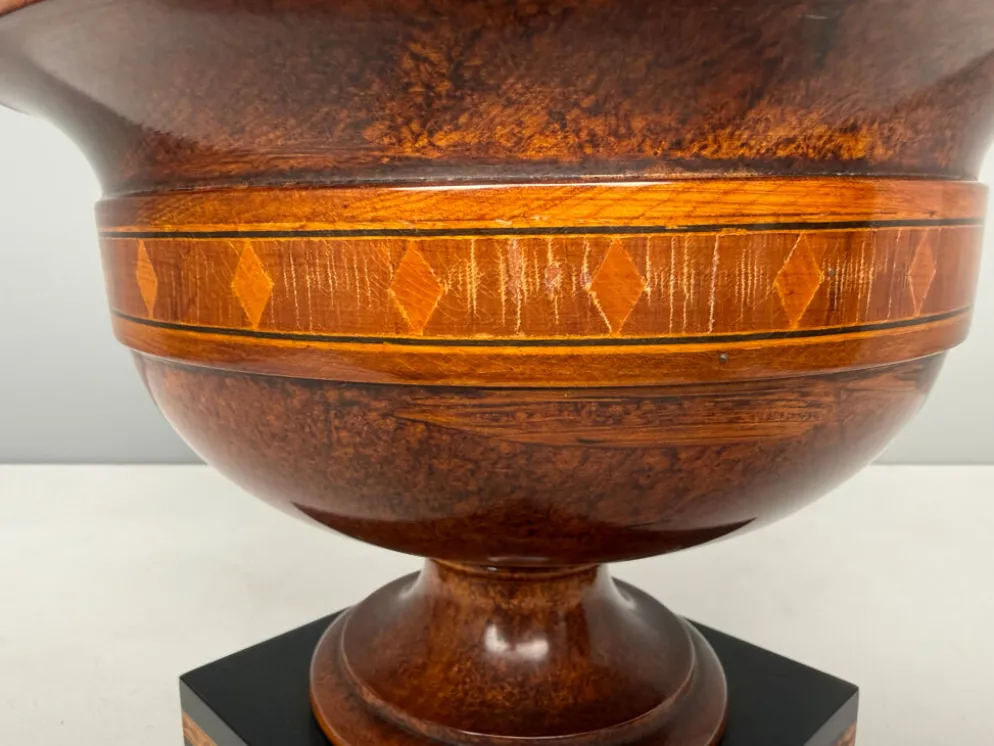 Bol Grand Tour avec piédestal en hêtre veiné, incrustations, Angleterre, 19e siècle