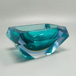 Bol / vide-poches en verre Murano Sommerso de Flavio Poli pour Seguso des années 1960, style moderne du milieu du siècle.