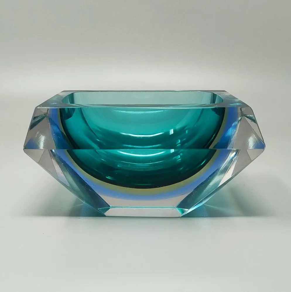 Bol / vide-poches en verre Murano Sommerso de Flavio Poli pour Seguso des années 1960, style moderne du milieu du siècle.