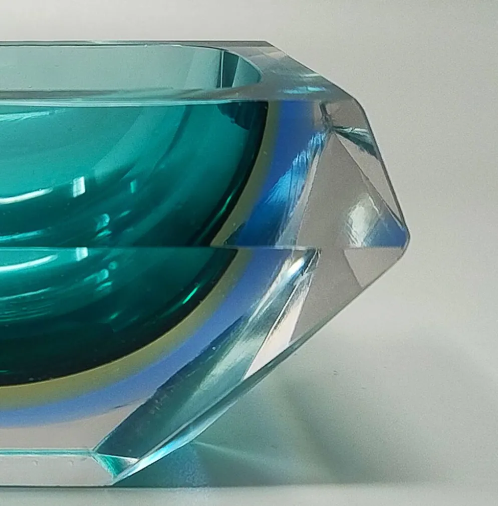 Bol / vide-poches en verre Murano Sommerso de Flavio Poli pour Seguso des années 1960, style moderne du milieu du siècle.