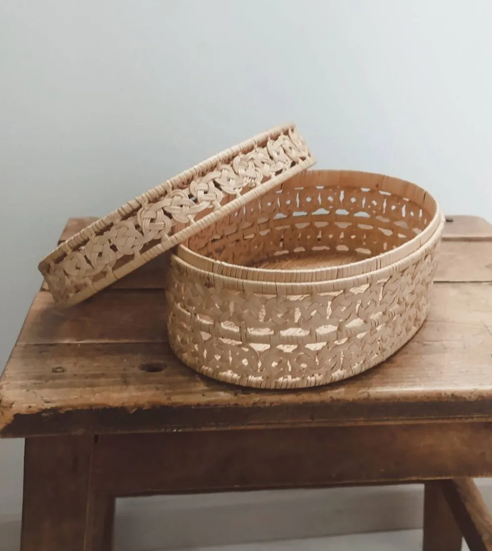 Boîte, coffret en rotin tressé vintage