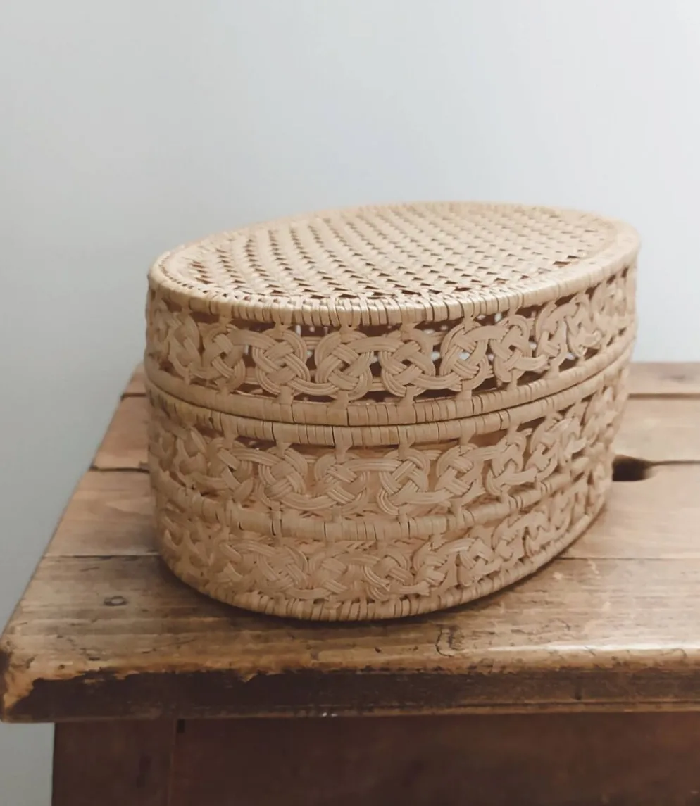 Boîte, coffret en rotin tressé vintage