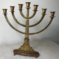 Bougeoir, Menorah à sept branches