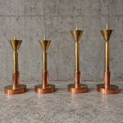 4 bougeoirs postmodernes cuivre et laiton, années 1970
