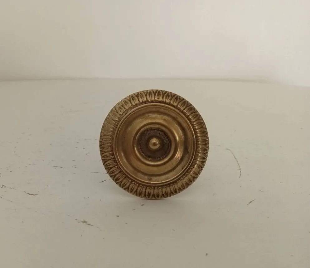 Bouton de meuble ancien Empire en bronze XIXeme