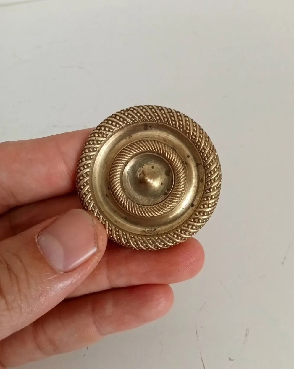 Bouton de meuble ancien Empire en bronze XIXeme
