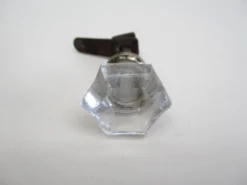Bouton de meuble ancien en verre
