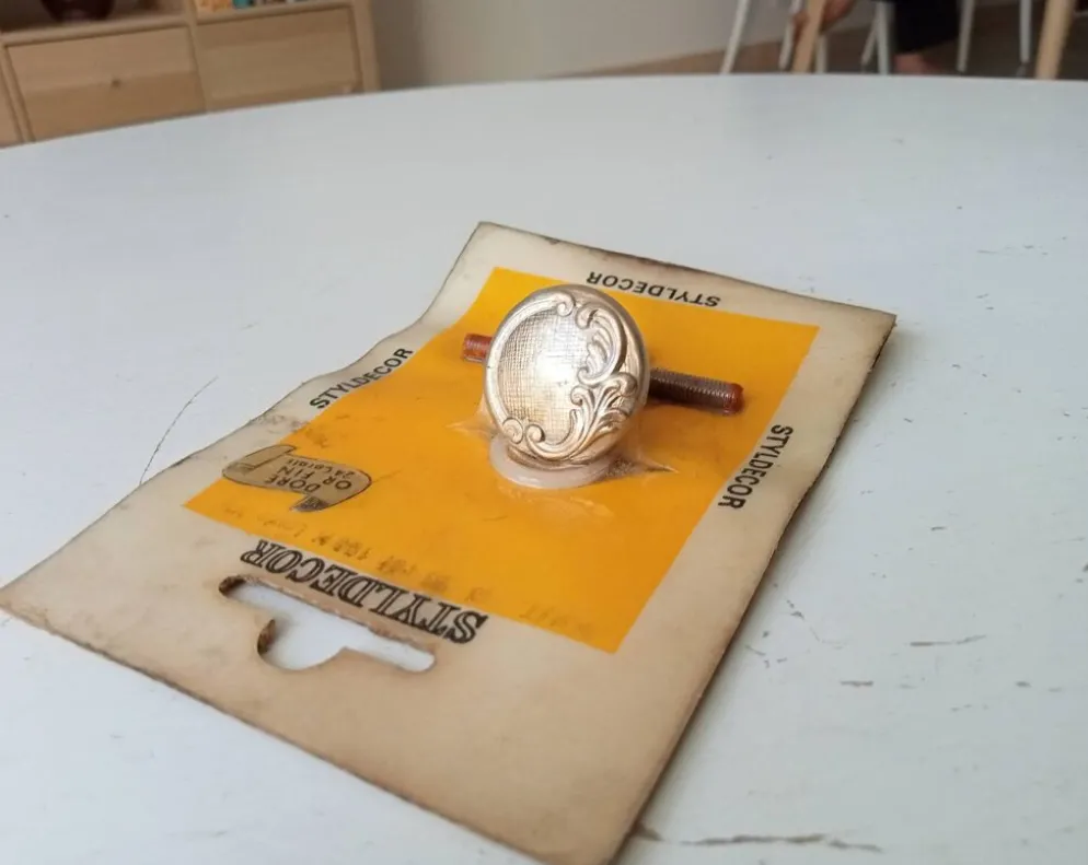 Bouton meuble vintage style Louis XV doré à l' or fin