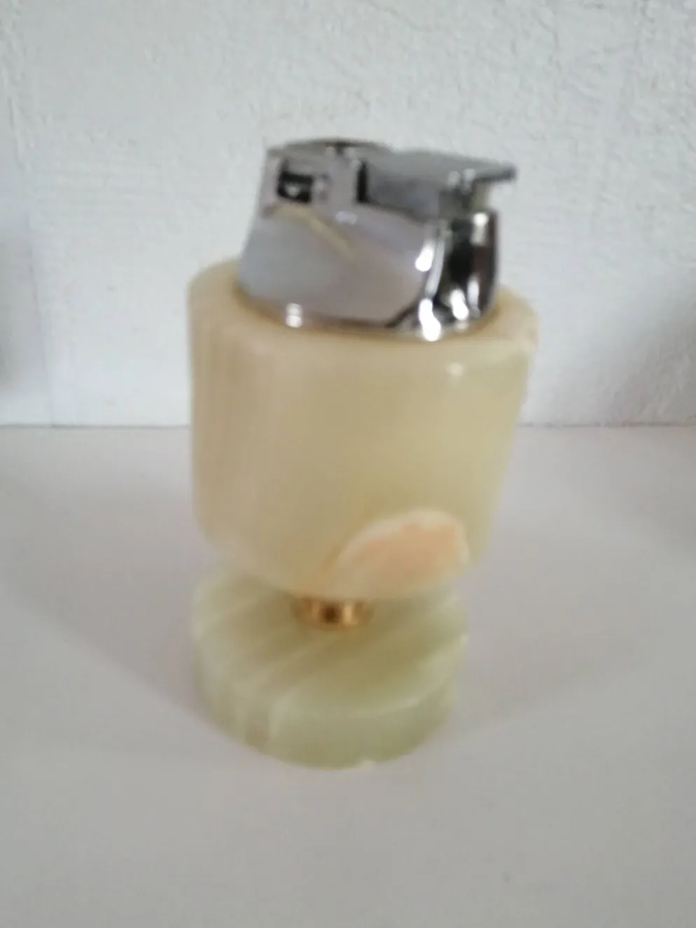 Briquet de table piezo onyx et métal doré, kogen 1970-1980