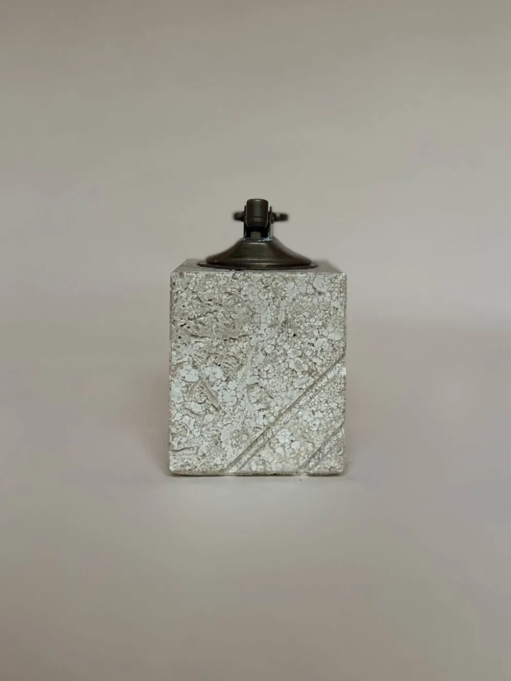 Briquet en travertin Cerri Nestore