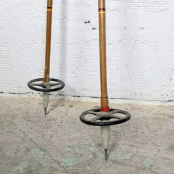 Bâtons de ski en bois