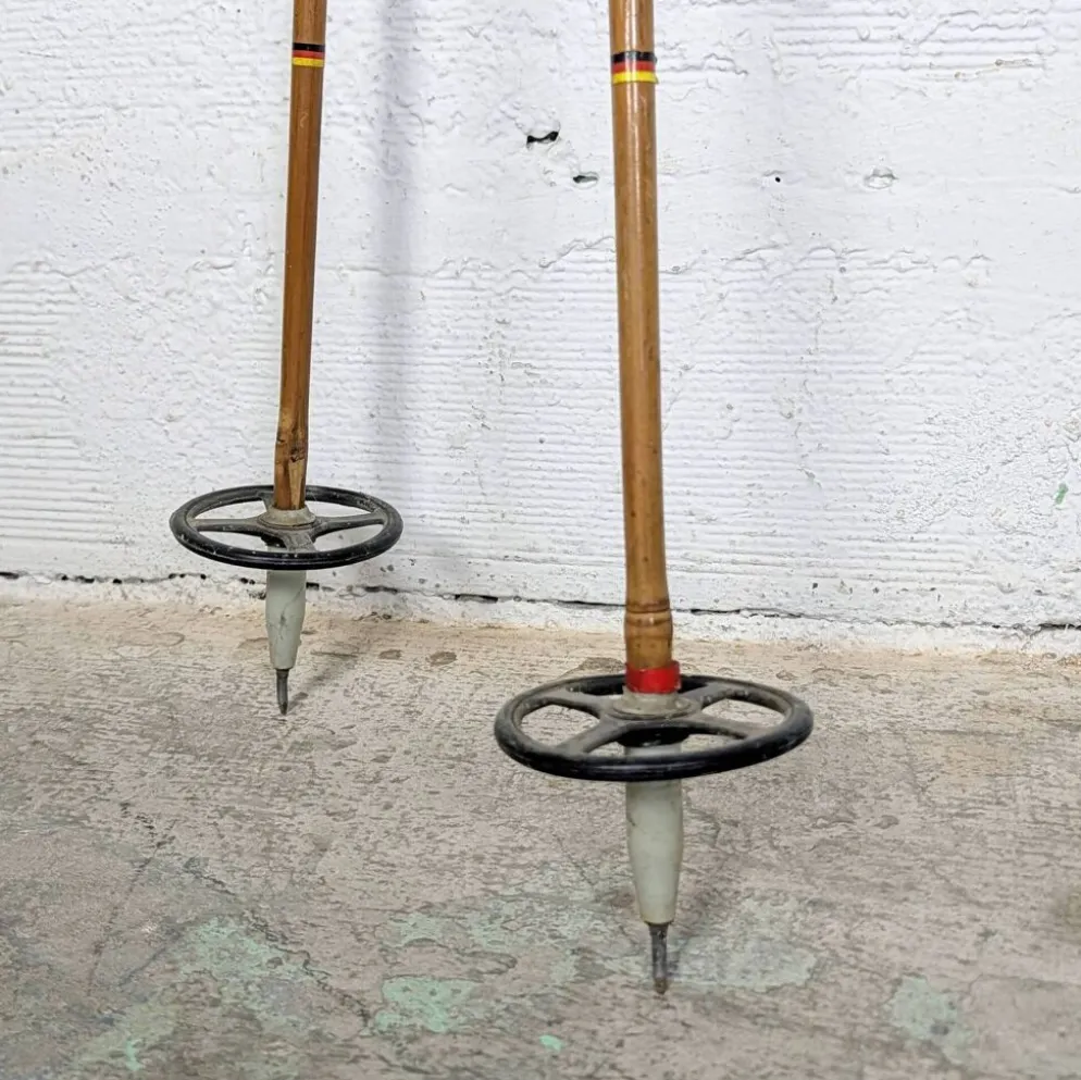 Bâtons de ski en bois