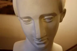 Buste art deco en platre plein d'un jeune homme