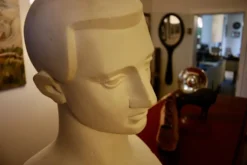 Buste art deco en platre plein d'un jeune homme