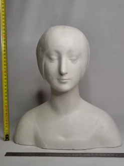 Buste d’après Laurana style renaissance, dit d’Aragon, plâtre patiné, 33 cm