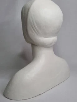 Buste d’après Laurana style renaissance, dit d’Aragon, plâtre patiné, 33 cm