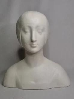Buste d’après Laurana style renaissance, dit d’Aragon, plâtre patiné, 33 cm