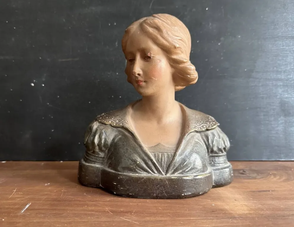 Buste de femme Art nouveau en plâtre polychrome, vers 1900
