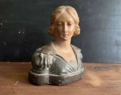 Buste de femme Art nouveau en plâtre polychrome, vers 1900