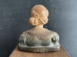 Buste de femme Art nouveau en plâtre polychrome, vers 1900