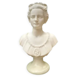Buste de femme en albâtre, signé Arnaldo Giannelli, daté 1980