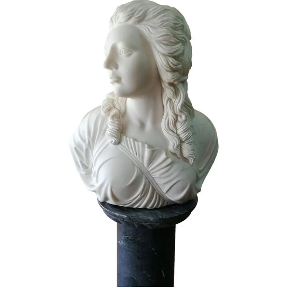 Buste de femme en marbre, 20ème siècle