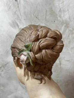 Buste de femme en platre