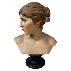 Buste de femme en platre