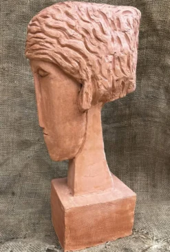 Buste de femme en terre cuite