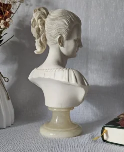 Buste de femme Italie vintage