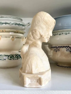 Buste de jeune femme en albâtre, Angiolo Malavolti, début XXème