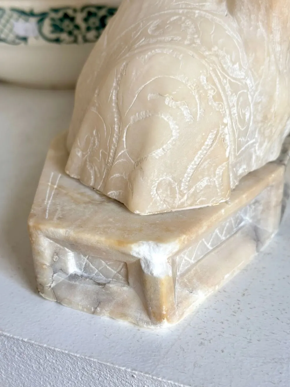 Buste de jeune femme en albâtre, Angiolo Malavolti, début XXème