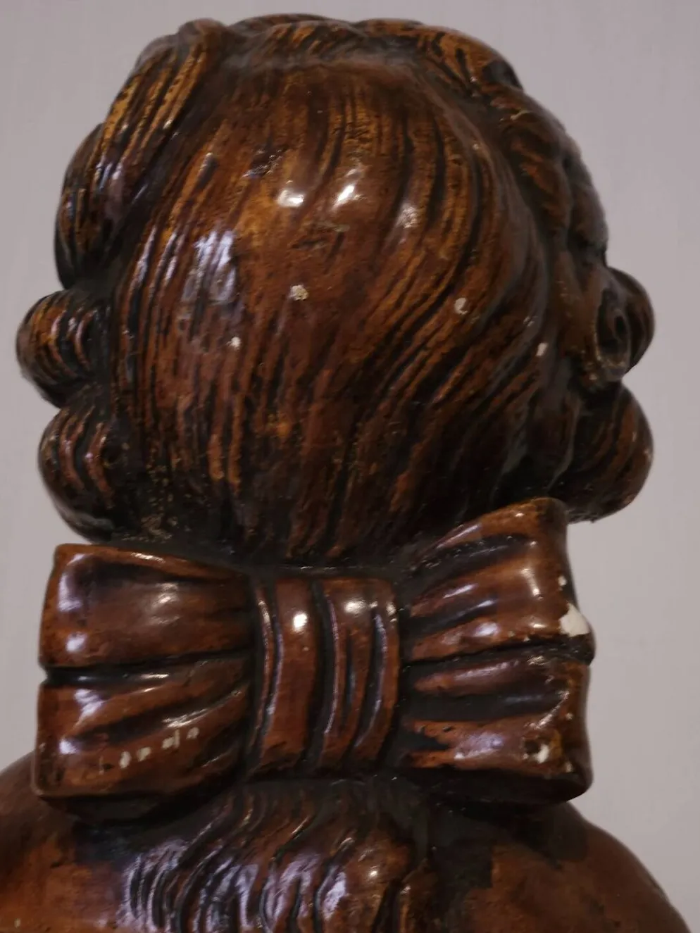 Buste de jeune homme en plâtre ancien