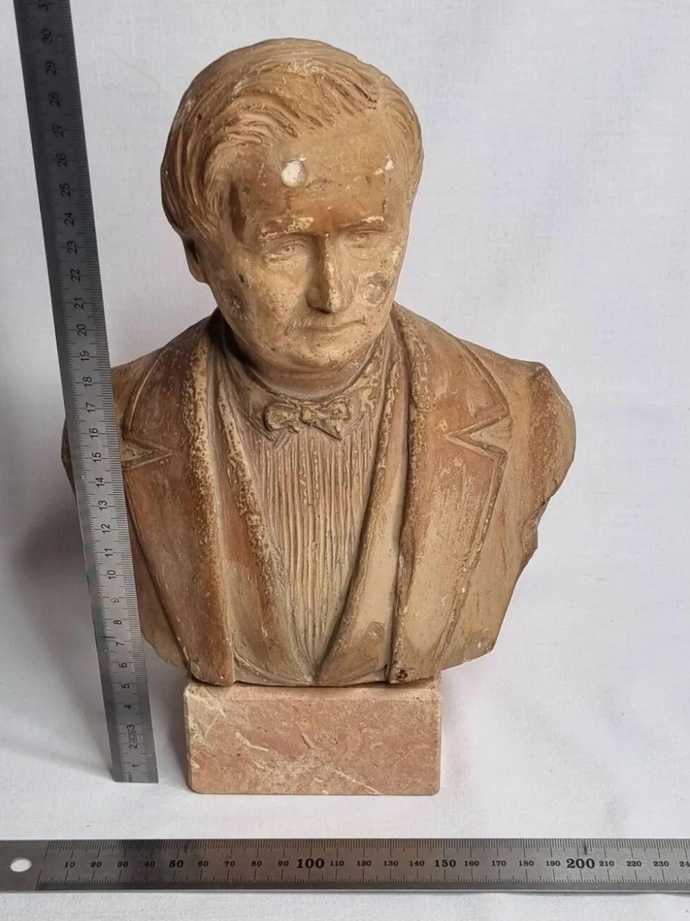 Buste de notable en terre cuite 29 cm, signé Pasquet, 1870, sur socle