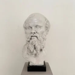 Buste de Socrate en plâtre blanc et base en marbre noir, 1940